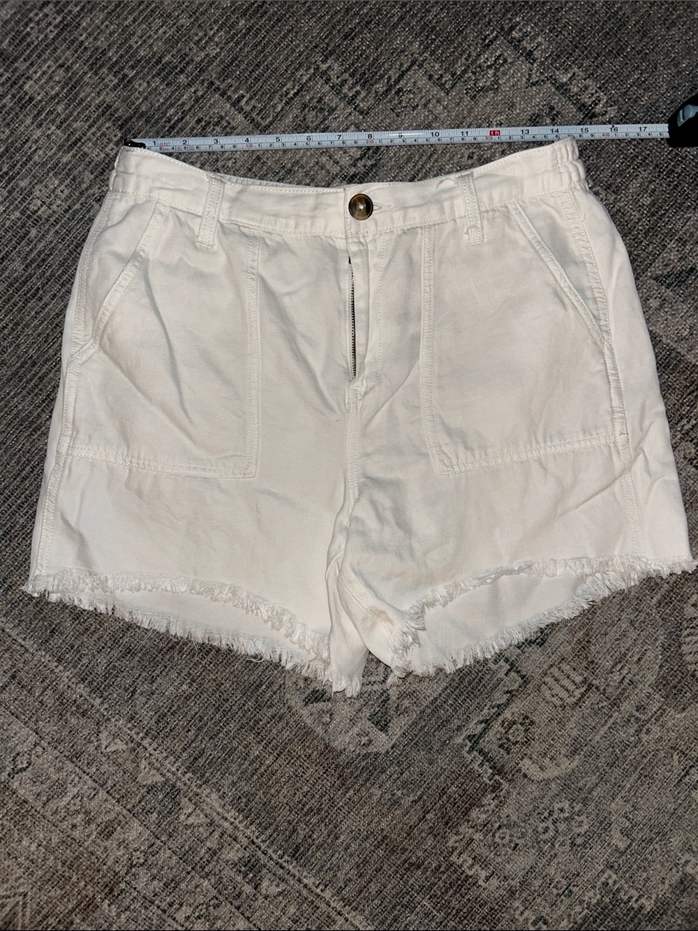 Aerie White Adventurer Pull On Shorts Size M